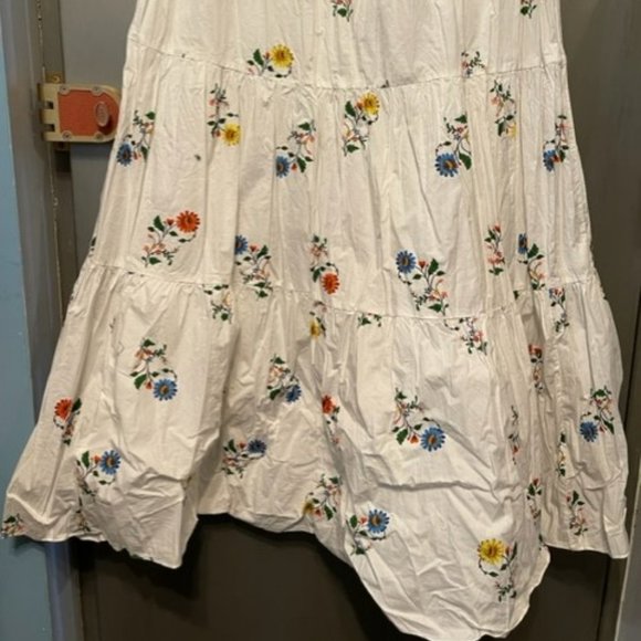 Zara White Embroidered floral Midi peasant Dress. - Picture 14 of 16